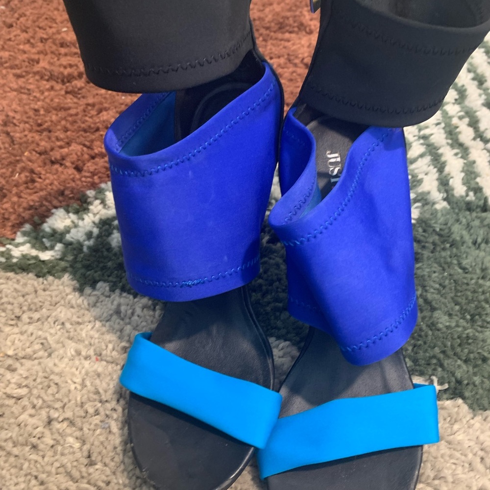 Just fab high heels boot style 3 color sandal size 10, great condition